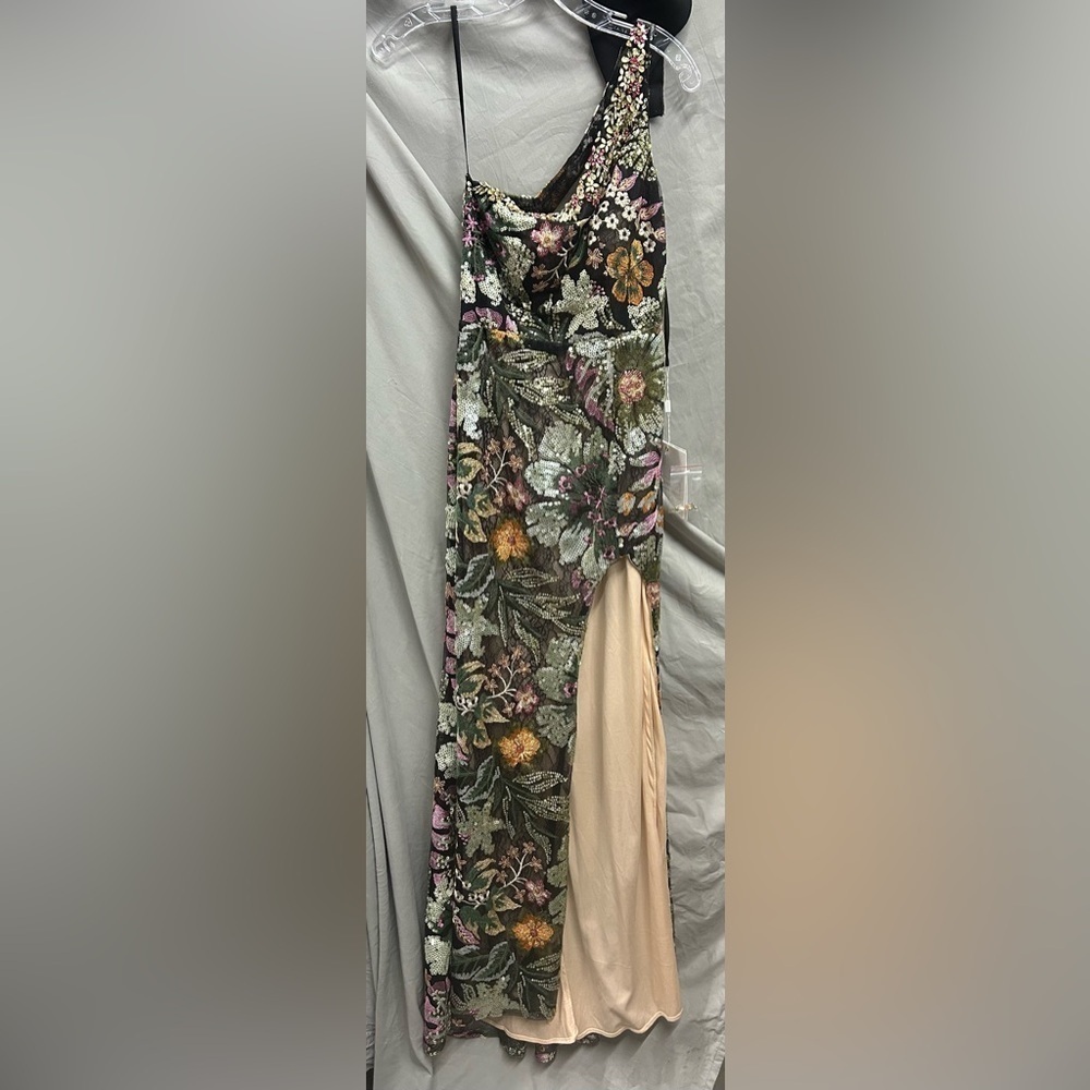 Mac Duggal 49574 NWT EMBELLISHED FLORAL ONE SHOULDER GOWN - Picture 6 of 9